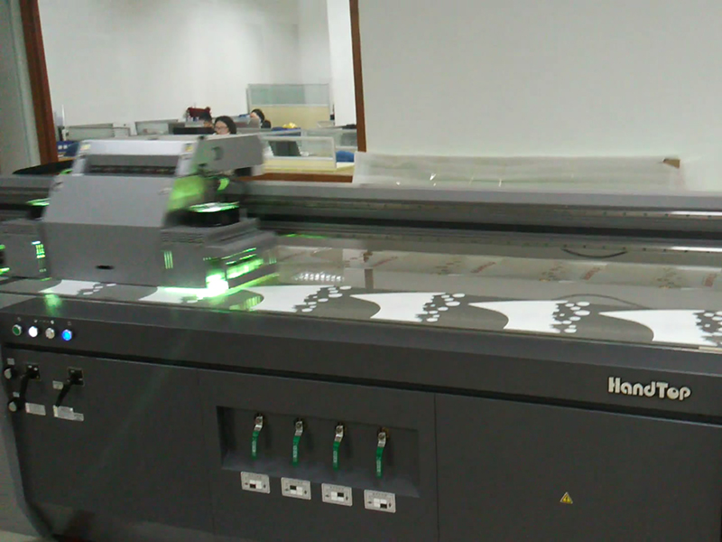 uv平板萬(wàn)能打印機(jī)維護(hù)